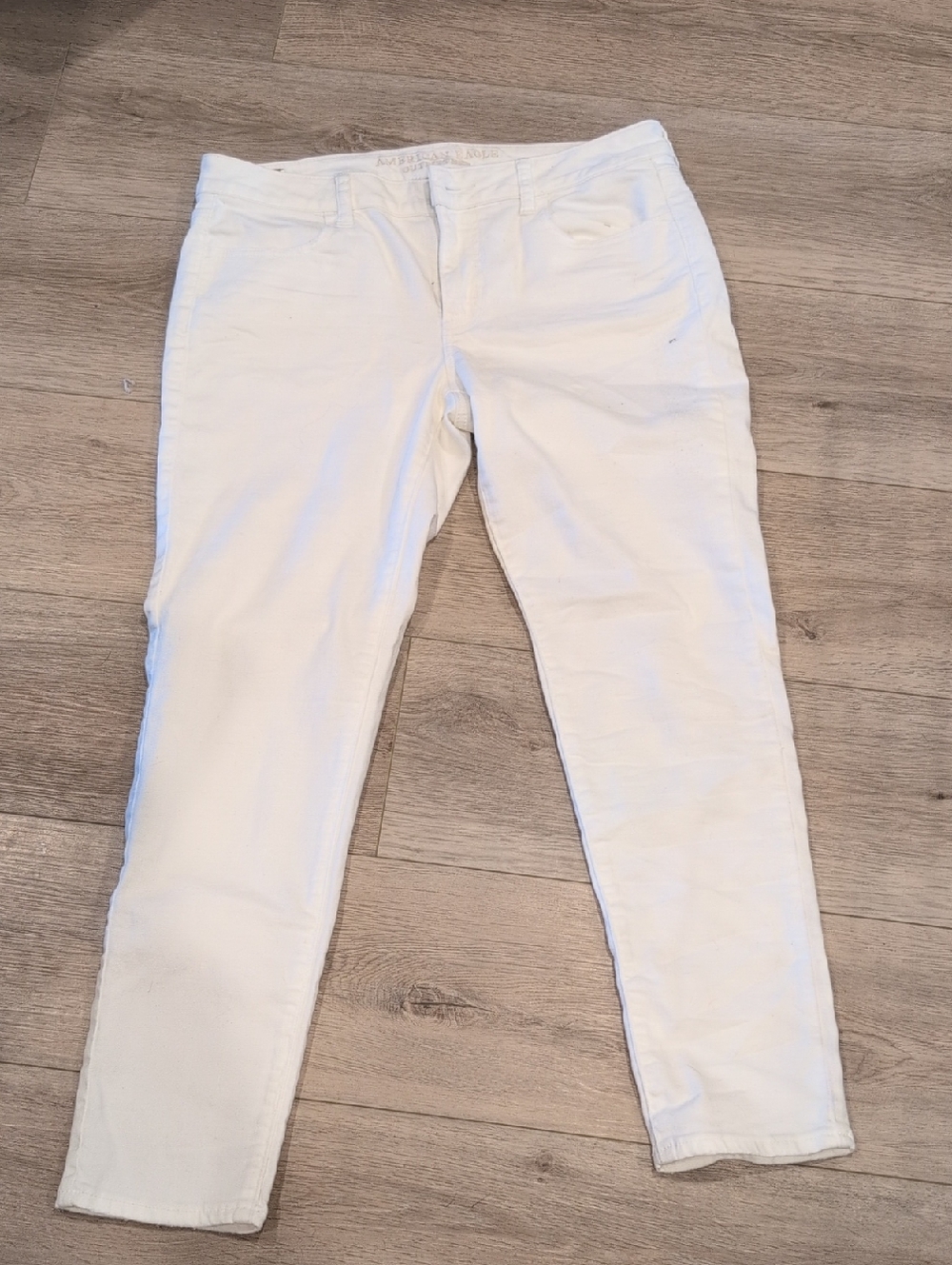 White Stretch American Eagle Jeggings